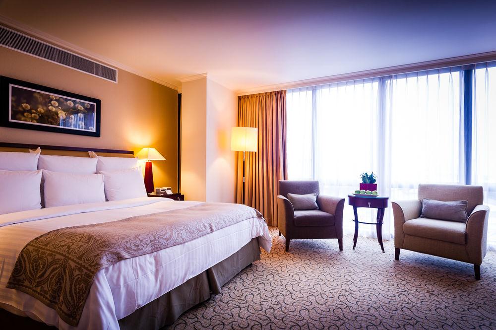 London Marriott Hotel Canary Wharf Εξωτερικό φωτογραφία A room at the hotel