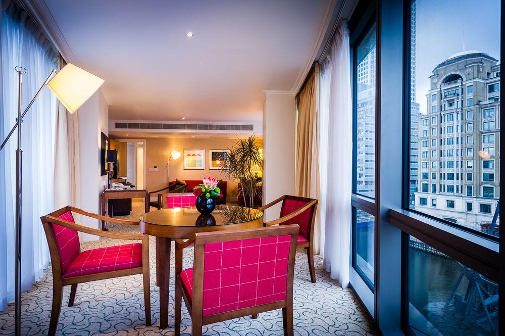London Marriott Hotel Canary Wharf Εξωτερικό φωτογραφία A suite at the hotel
