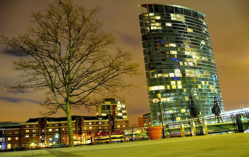 London Marriott Hotel Canary Wharf Εξωτερικό φωτογραφία The Arthouse, at the heart of the West End Quarter