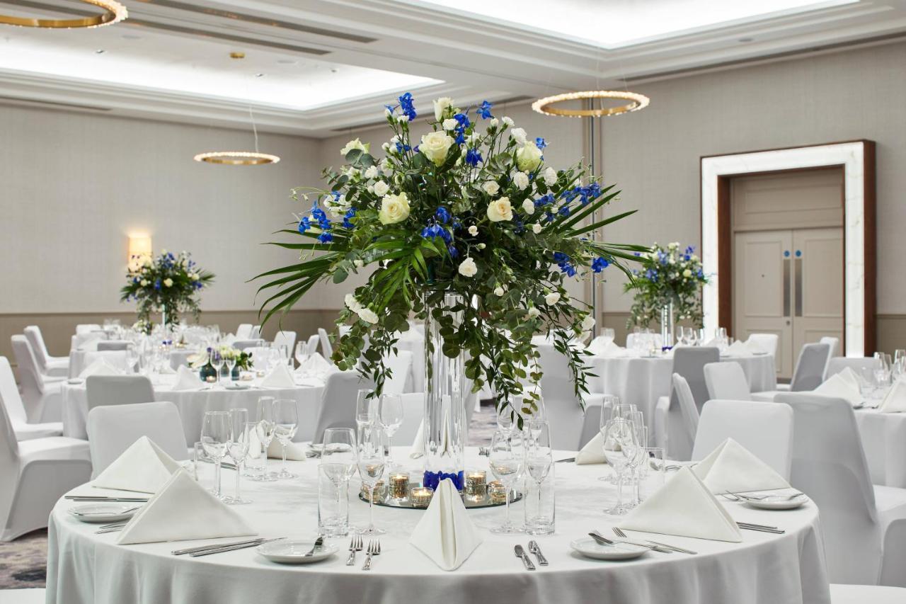 London Marriott Hotel Canary Wharf Εξωτερικό φωτογραφία The ballroom at The Dorchester