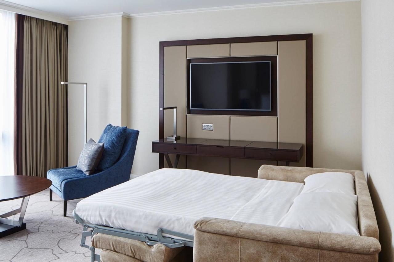 London Marriott Hotel Canary Wharf Εξωτερικό φωτογραφία A sofa bed