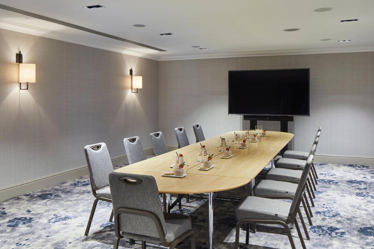 London Marriott Hotel Canary Wharf Εξωτερικό φωτογραφία A meeting room at the hotel