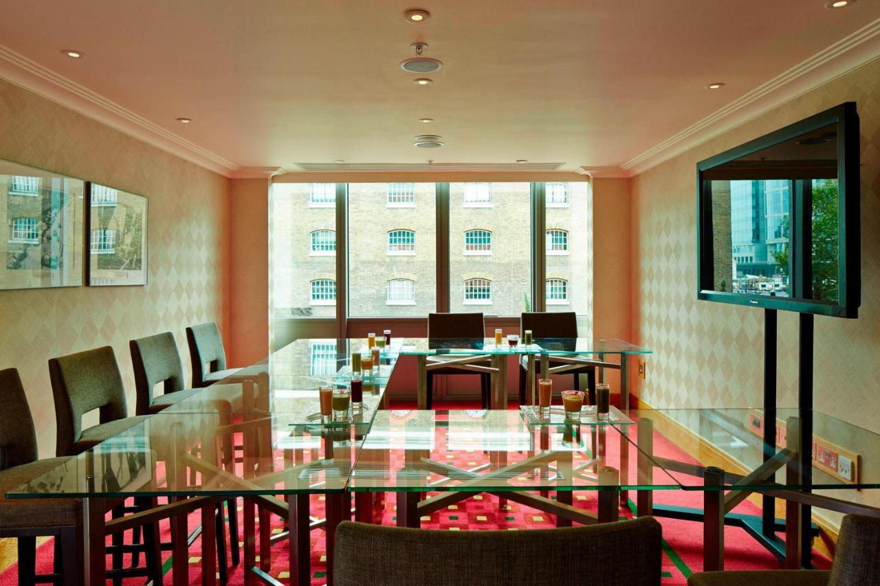 London Marriott Hotel Canary Wharf Εξωτερικό φωτογραφία The boardroom at the Mandarin Oriental, London