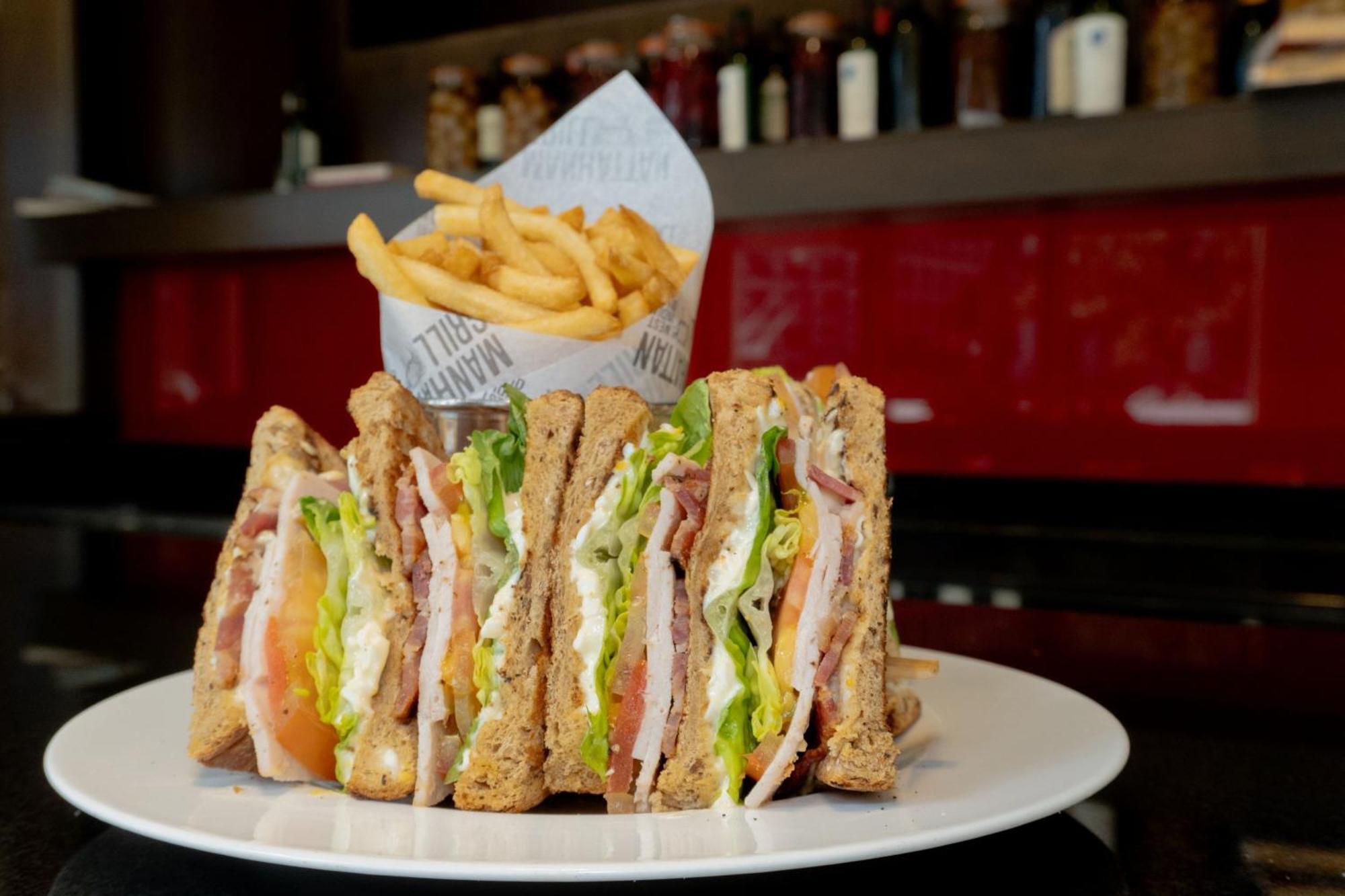 London Marriott Hotel Canary Wharf Εξωτερικό φωτογραφία A club sandwich